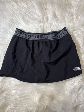 The North Face Black Elastic Logo-Waist Skort